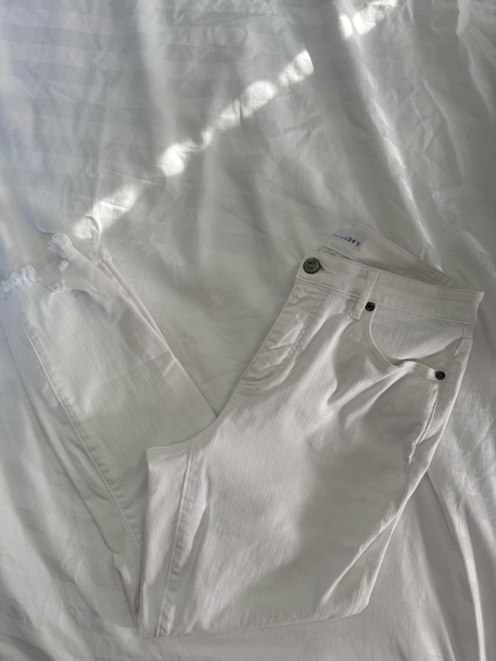 LOFT White Curvy Skinny Crop Jeans with Raw Hem